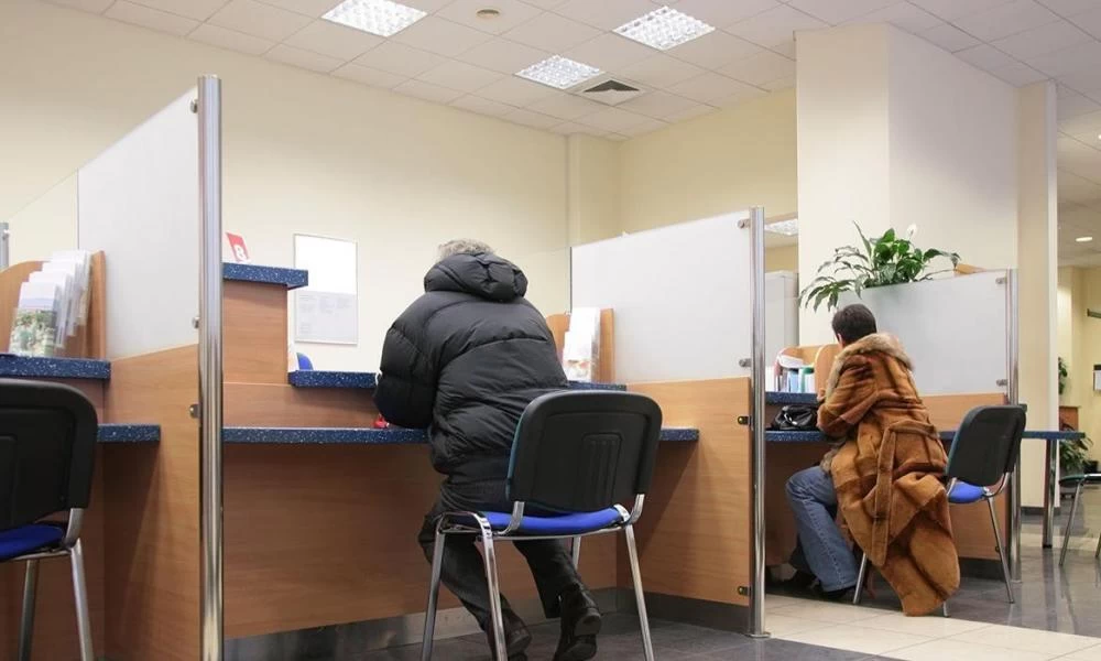 ''Σιγοψήνεται'' η επέκταση της υποχρεωτικότητας του εμβολιασμού στο Δημόσιο